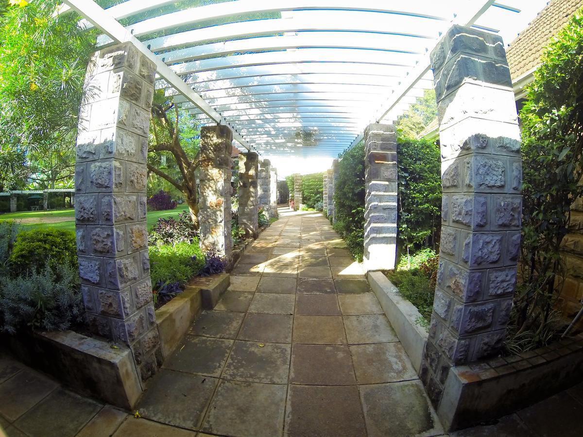 Amani Gardens Inn ナイロビ エクステリア 写真
