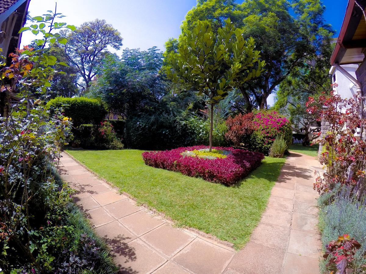 Amani Gardens Inn ナイロビ エクステリア 写真